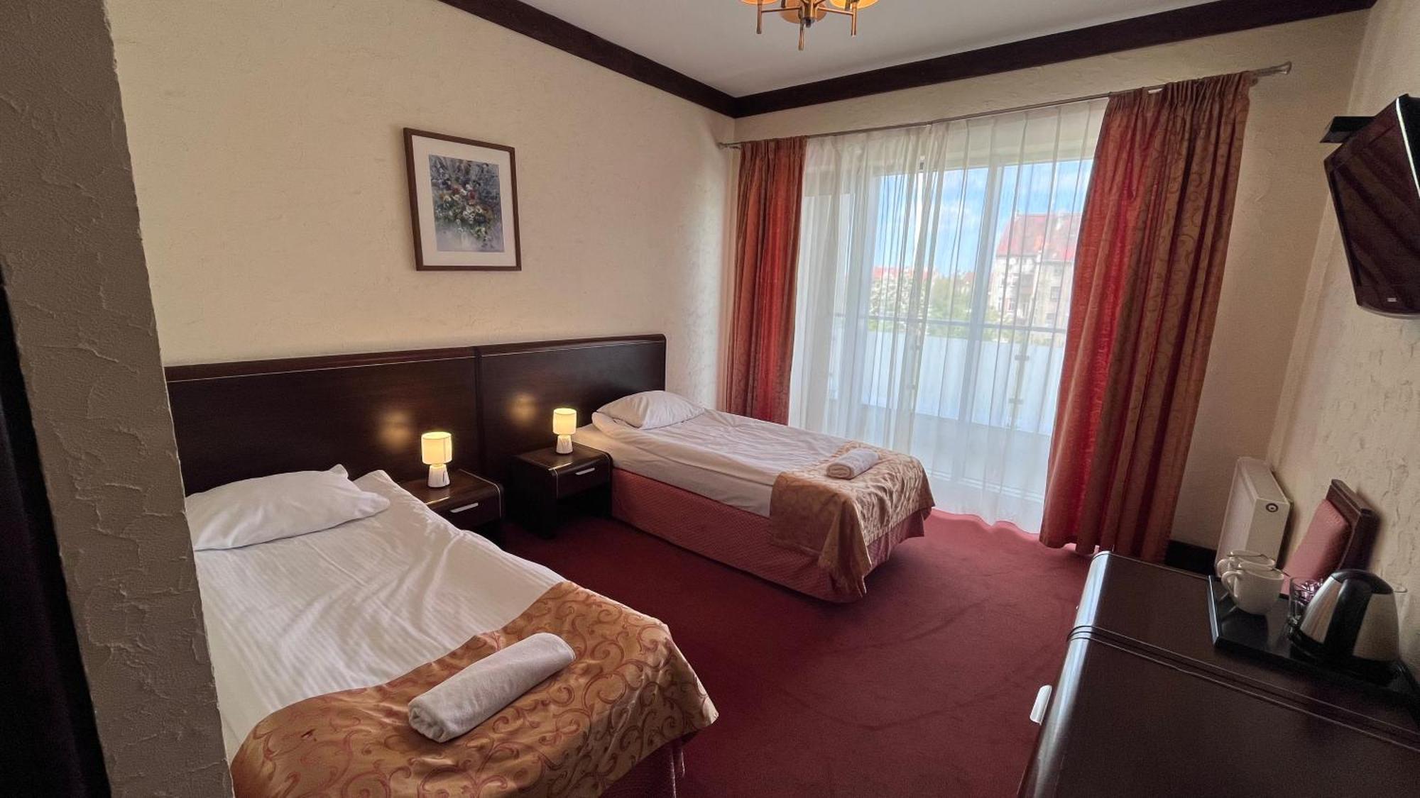 Neptun Hotell Legnica Eksteriør bilde
