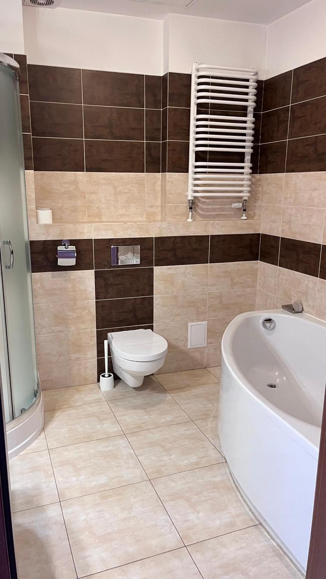 Neptun Hotell Legnica Eksteriør bilde