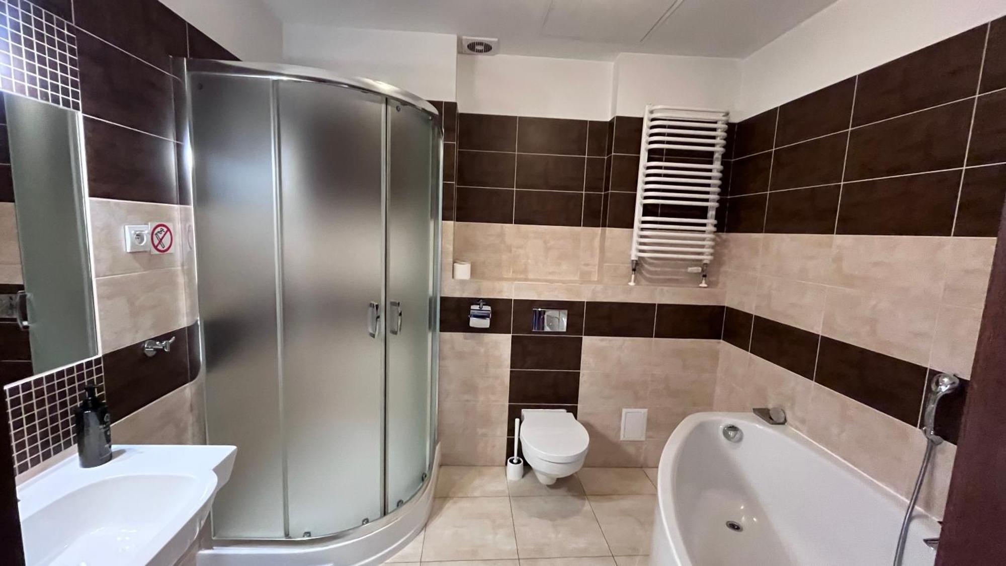 Neptun Hotell Legnica Eksteriør bilde